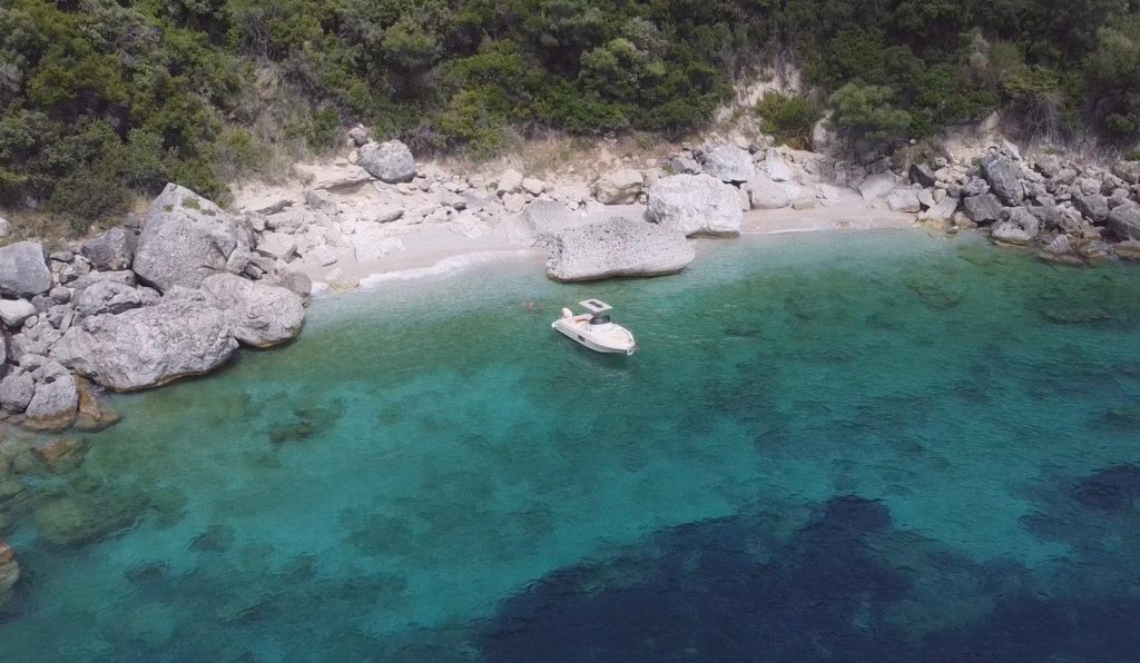 9. Secret beaches in Parga by boat